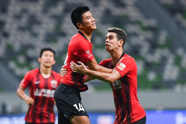 1627741200593026550.jpg 开云-【中超】李圣龙制胜球杨旭绝平被吹 海港1比0申花